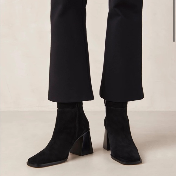 ALOHAS South Suede black ankle booties with block heel size 5 - Picture 7 of 13